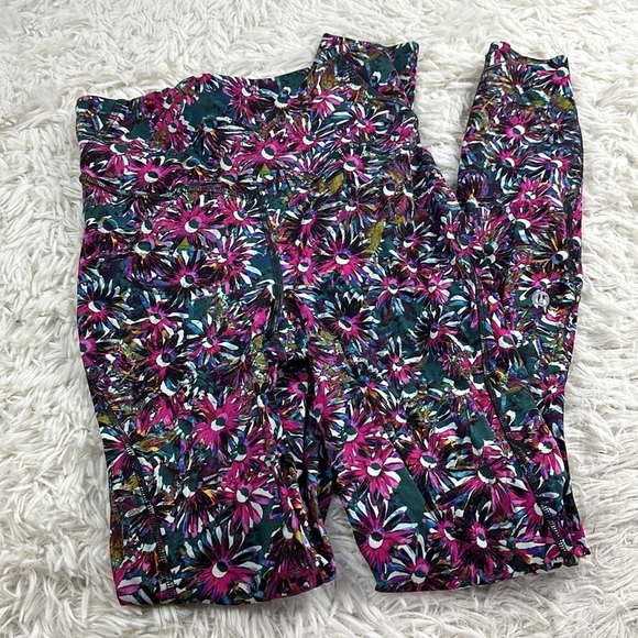 Lululemon Base Pace High-Rise Tight 28" *Brushed Floral Electric Multi - Picture 1 of 6